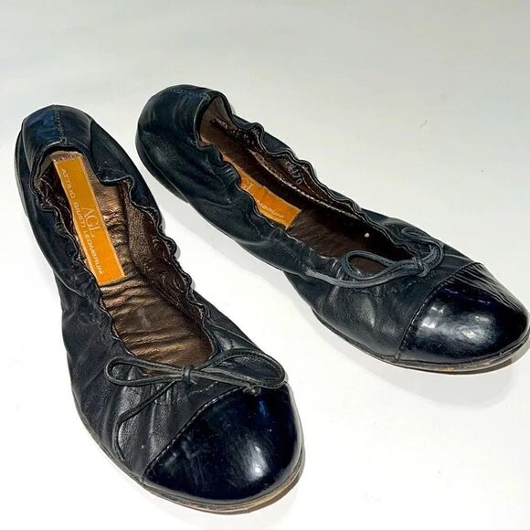 AGL Attilio Giusti Leombruni Black Ballet Flat - Picture 1 of 15